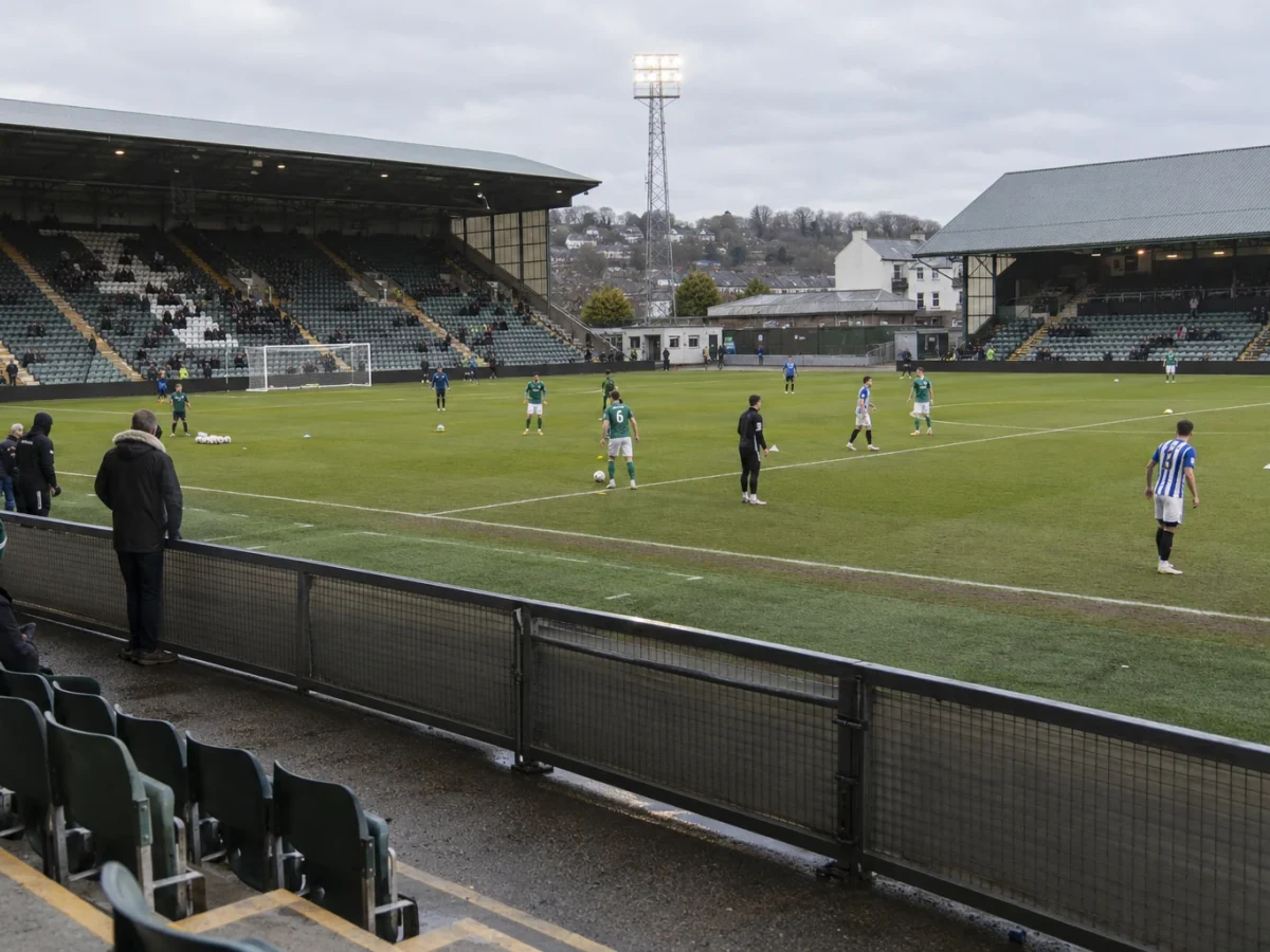 Plymouth ja Huddersfield kohtaavat kärkikamppailussa