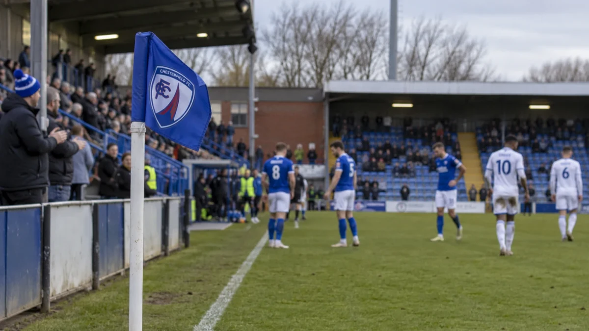 Chesterfield kaatoi Tranmeren ja pysyy kiinni League Twon kärjessä