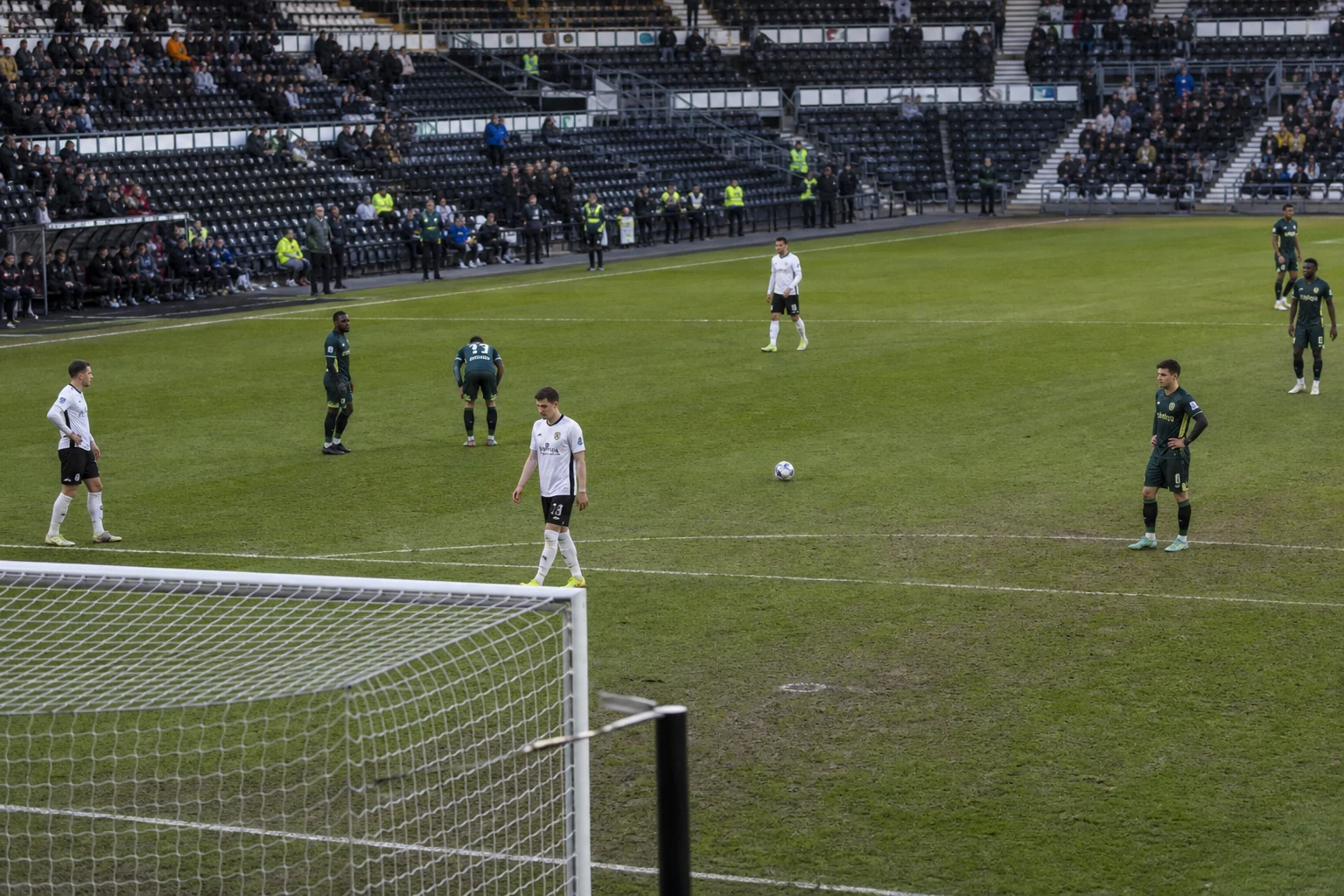 Swansea kolmantena Championshipissa selvän vierasvoiton jälkeen