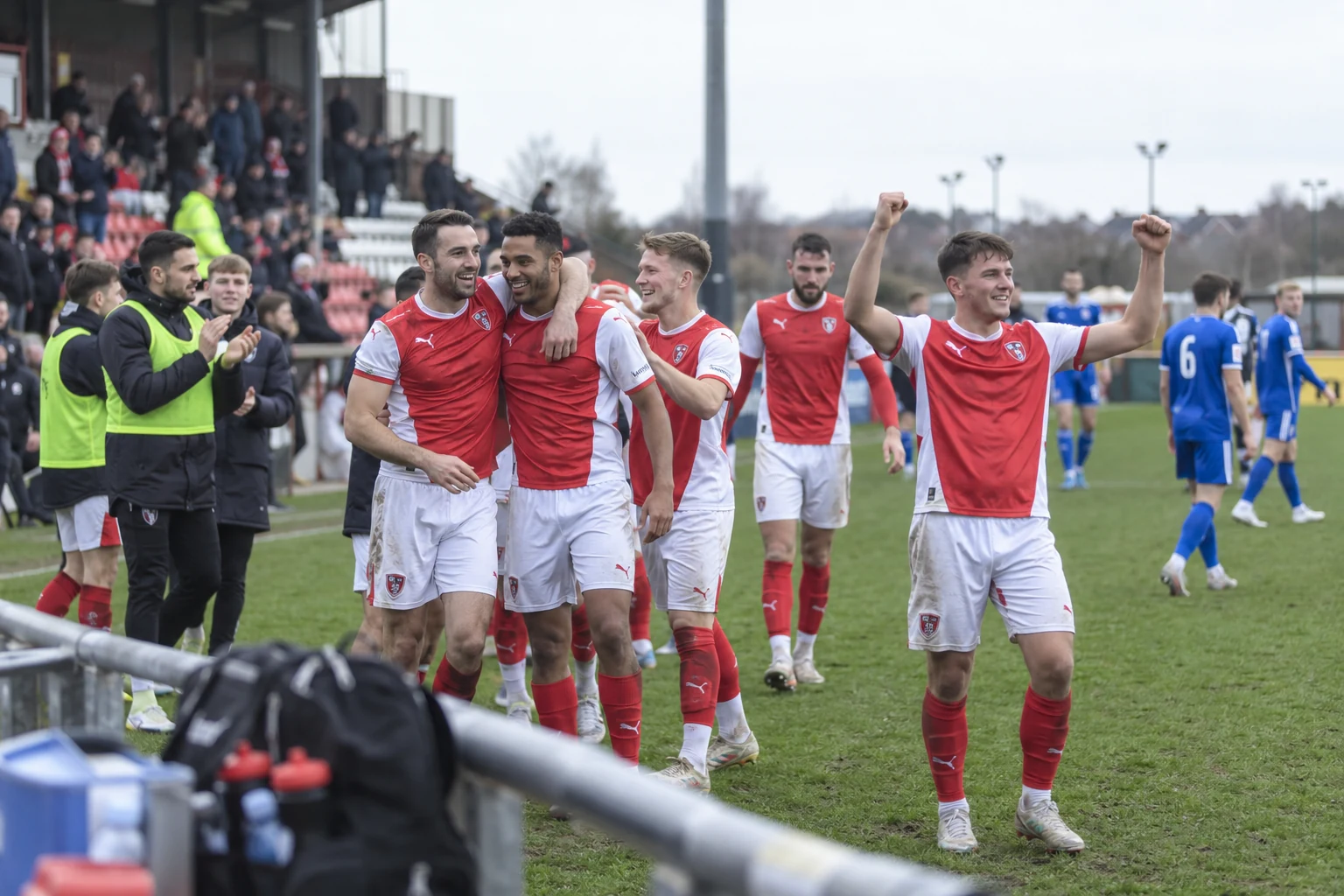 Gillingham vei pisteet Rotherhamista kolmen maalin erolla